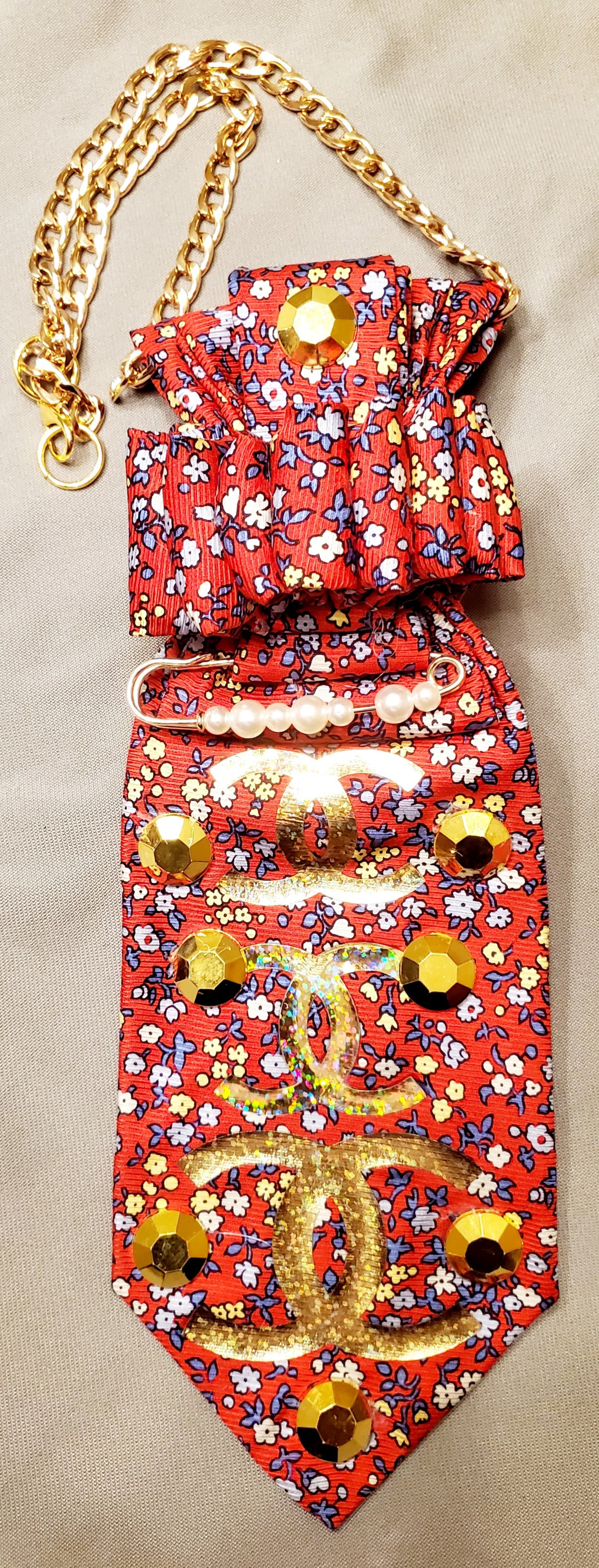 Floral Redd Necktie Necklace