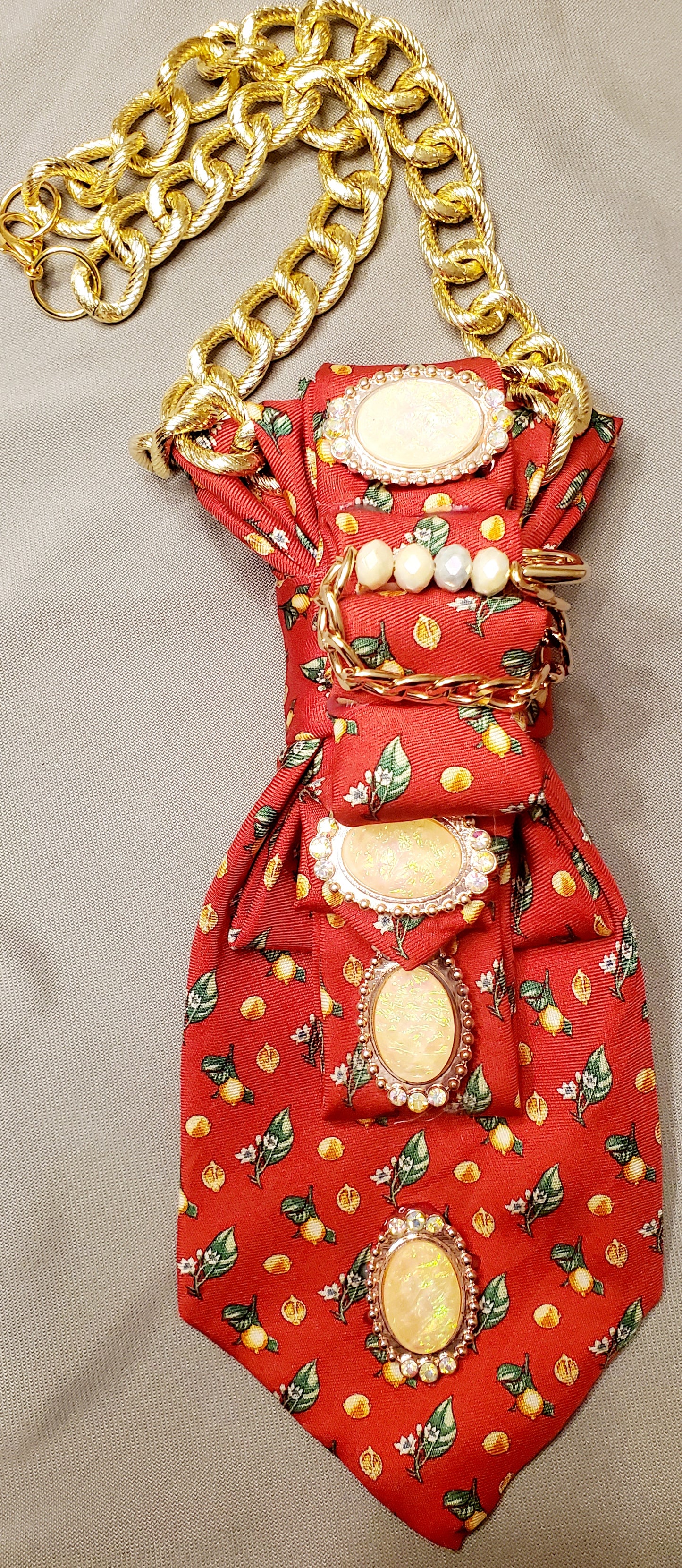 Lemons in the Shade Necktie Necklace