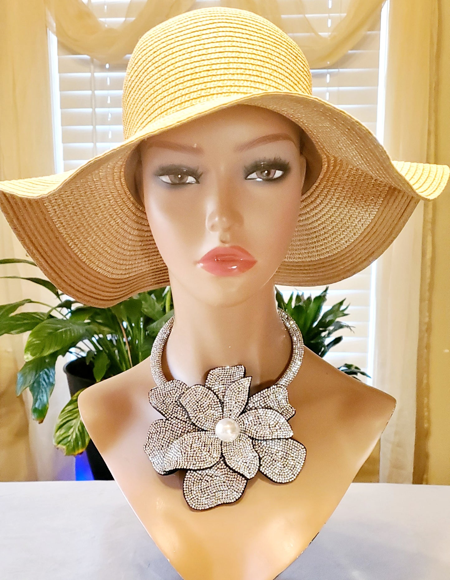 Shimmering Clear Flower Necklace