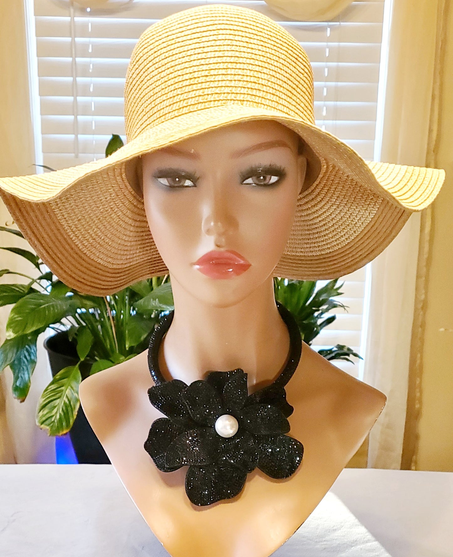 Shimmering Black Flower Necklace