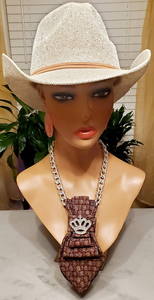 Blushed Crown Necktie Necklace