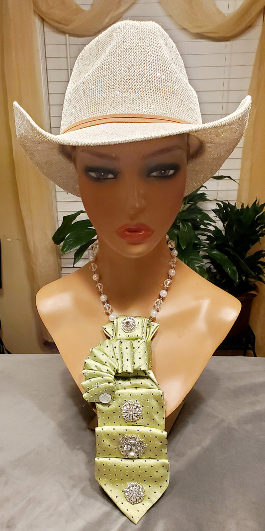 Luxurious Limon Elegant Necktie Necklace